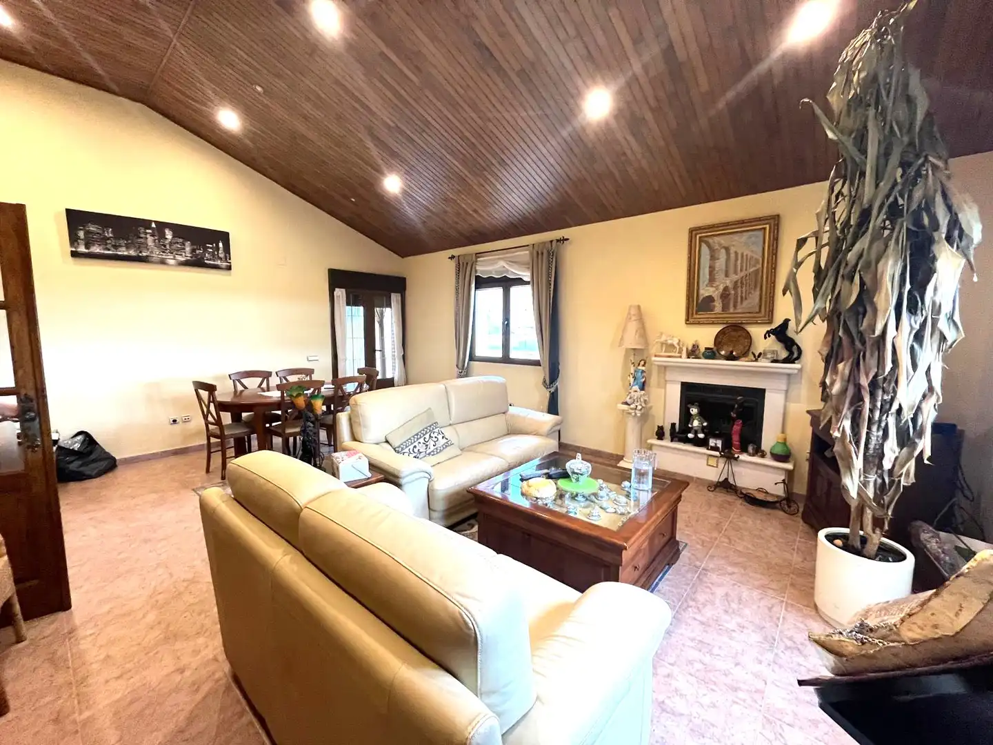 Sala de estar de Casa o chalet en venta en Cuéllar con Calefacción, Jardín privado y Terraza