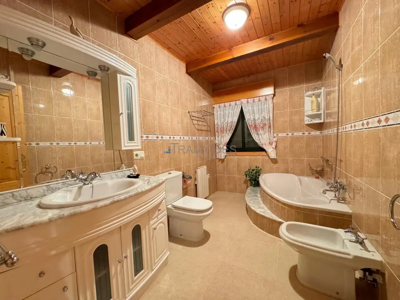 Baño de Casa o chalet en venta en Redondela con Calefacción, Jardín privado y Terraza