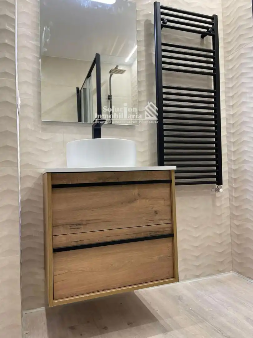 Badezimmer von Wohnung zum Verkauf in Salamanca mit Heizung, Terrasse und Balkon