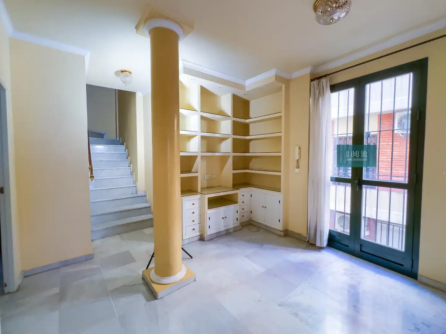 Duplexes for sale in Sevilla  with Air Conditioner, Storage room and Community pool