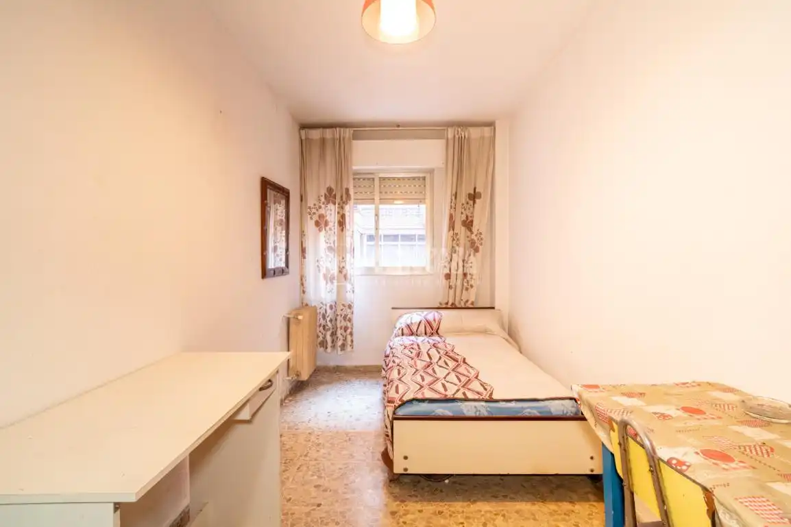 Habitación de Piso en venta en Granada