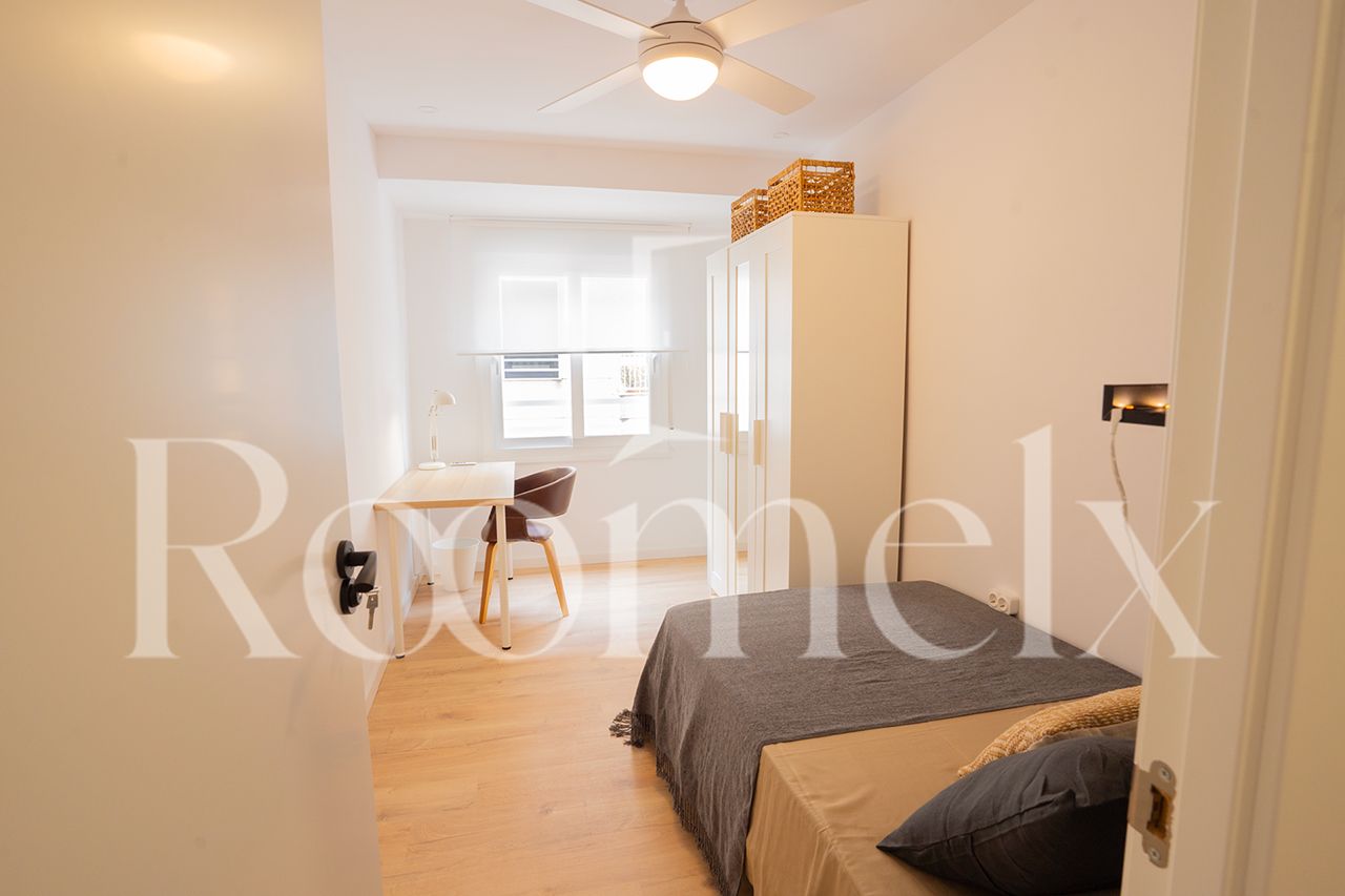 Flat to share in Carrer Velazquez, 13, Centro