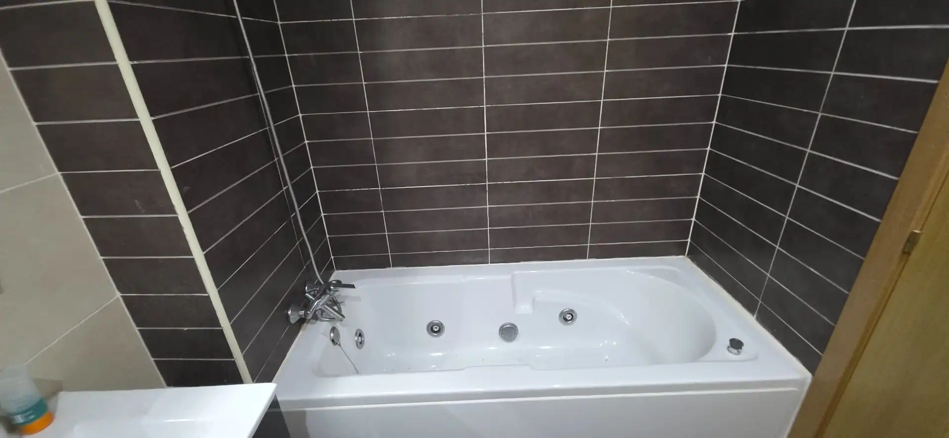 Badezimmer von Haus oder Chalet zum Verkauf in Ugena mit Klimaanlage, Heizung und Privatgarten