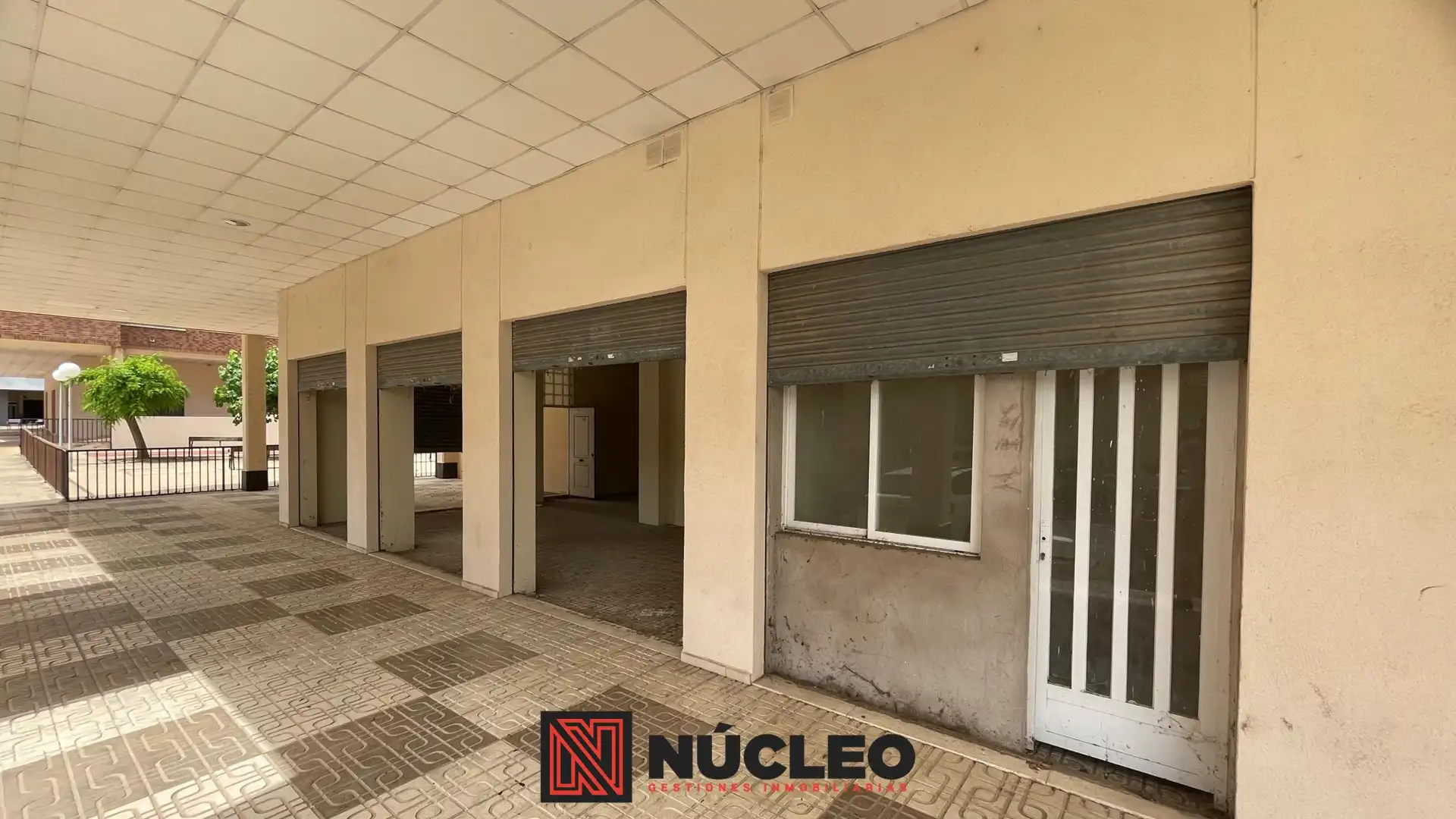 Locale commerciale in vendita a Calle Leopoldo Querol Rosso
