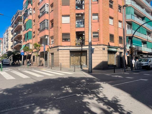 Local comercial en Alquiler en Can Vidalet