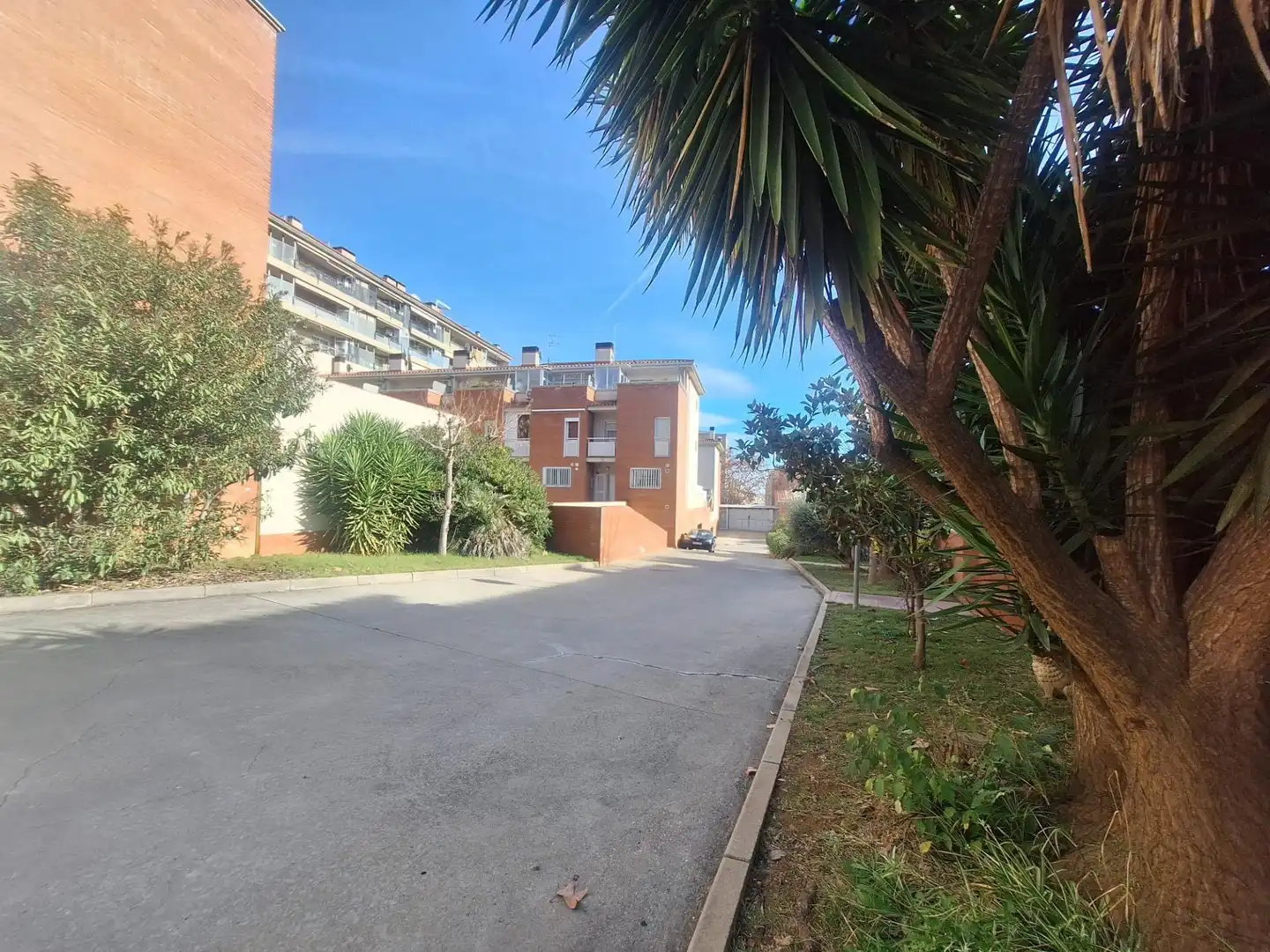 Vista exterior de Casa adosada en venta en Sabadell con Aire acondicionado, Jardín privado y Terraza