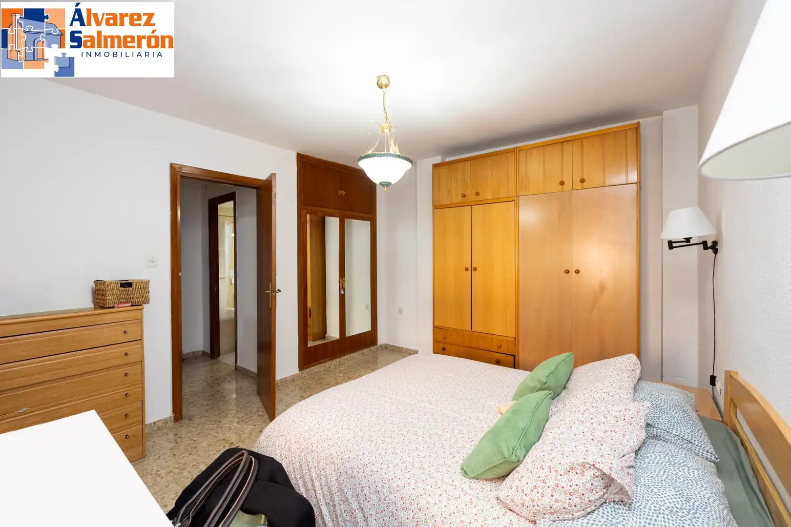 Schlafzimmer von Wohnungen zum Verkauf in Granada