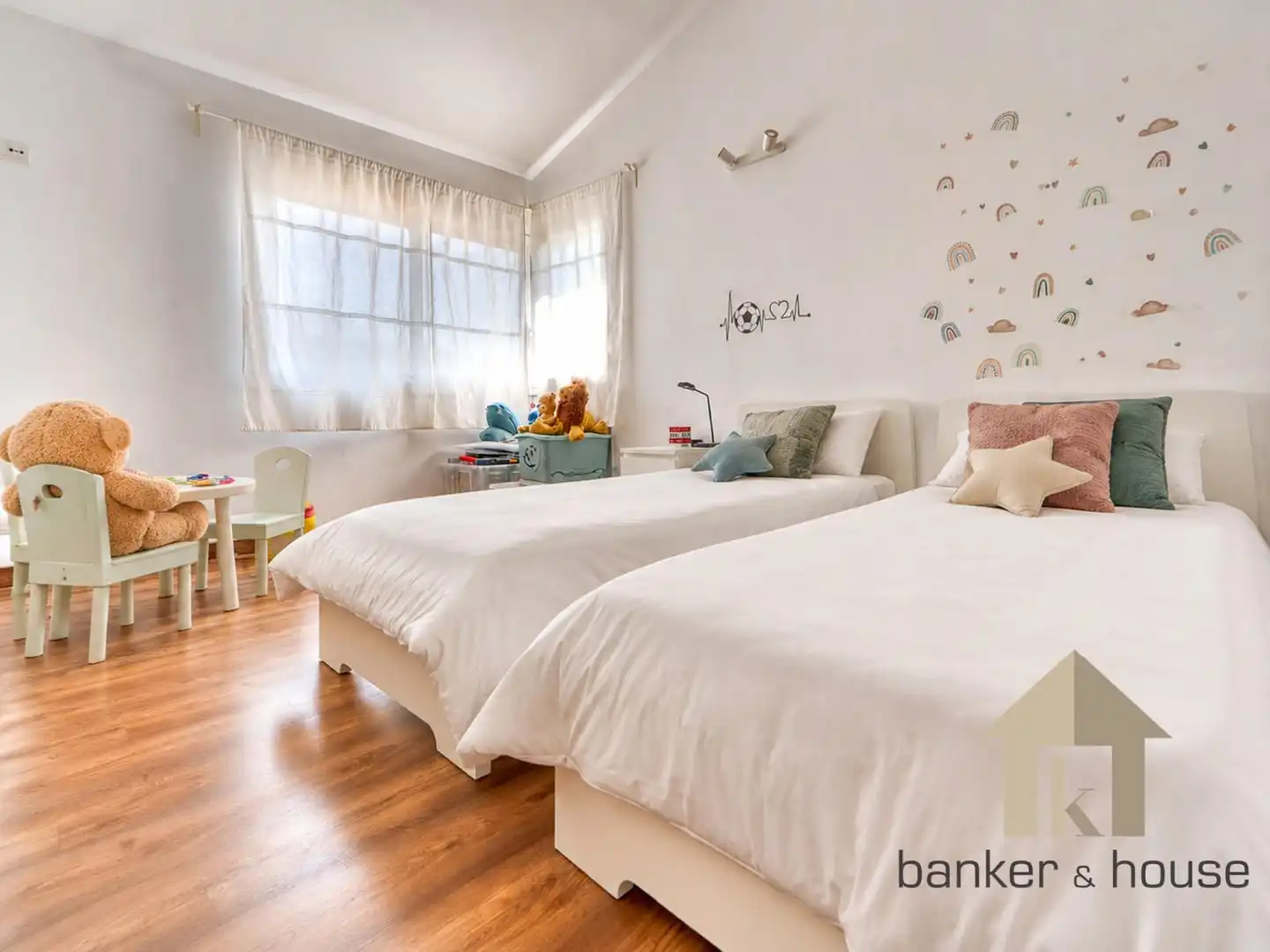 Habitación de Casa adosada en venta en Cerdanyola del Vallès con Aire acondicionado, Jardín privado y Terraza