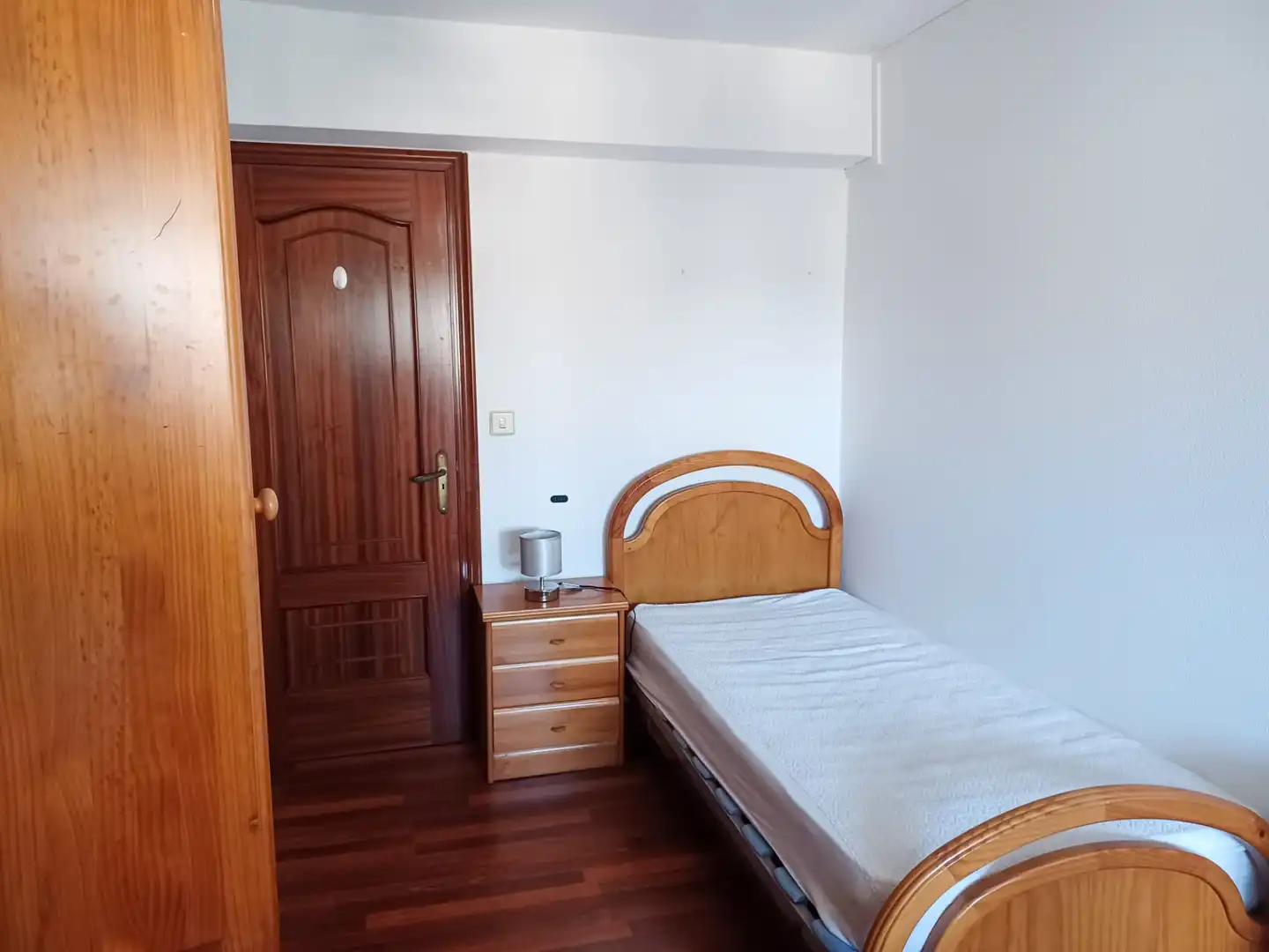 Schlafzimmer von Wohnung zur Miete in Santiago de Compostela  mit Heizung, Terrasse und Möbliert