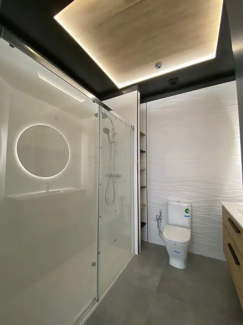 Bathroom of Flat for sale in Granada  with Air Conditioner and Swimming Pool