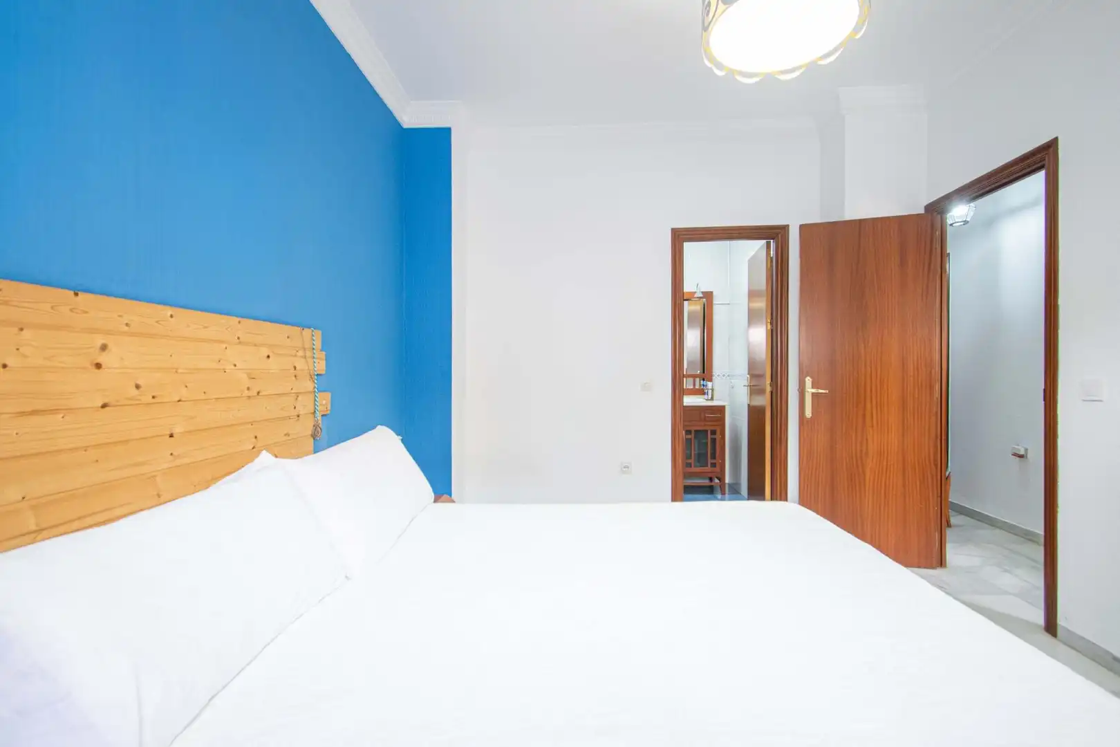 Habitación de Planta baja en venta en Gelves con Aire acondicionado