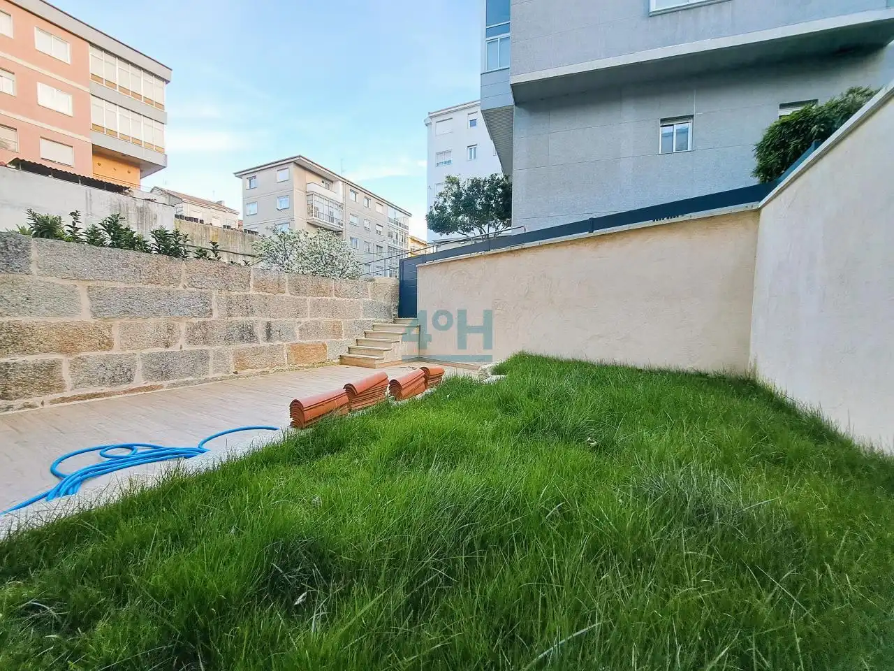 Aparcament de Apartament en venda en Ourense Capital  amb Calefacció i Terrassa