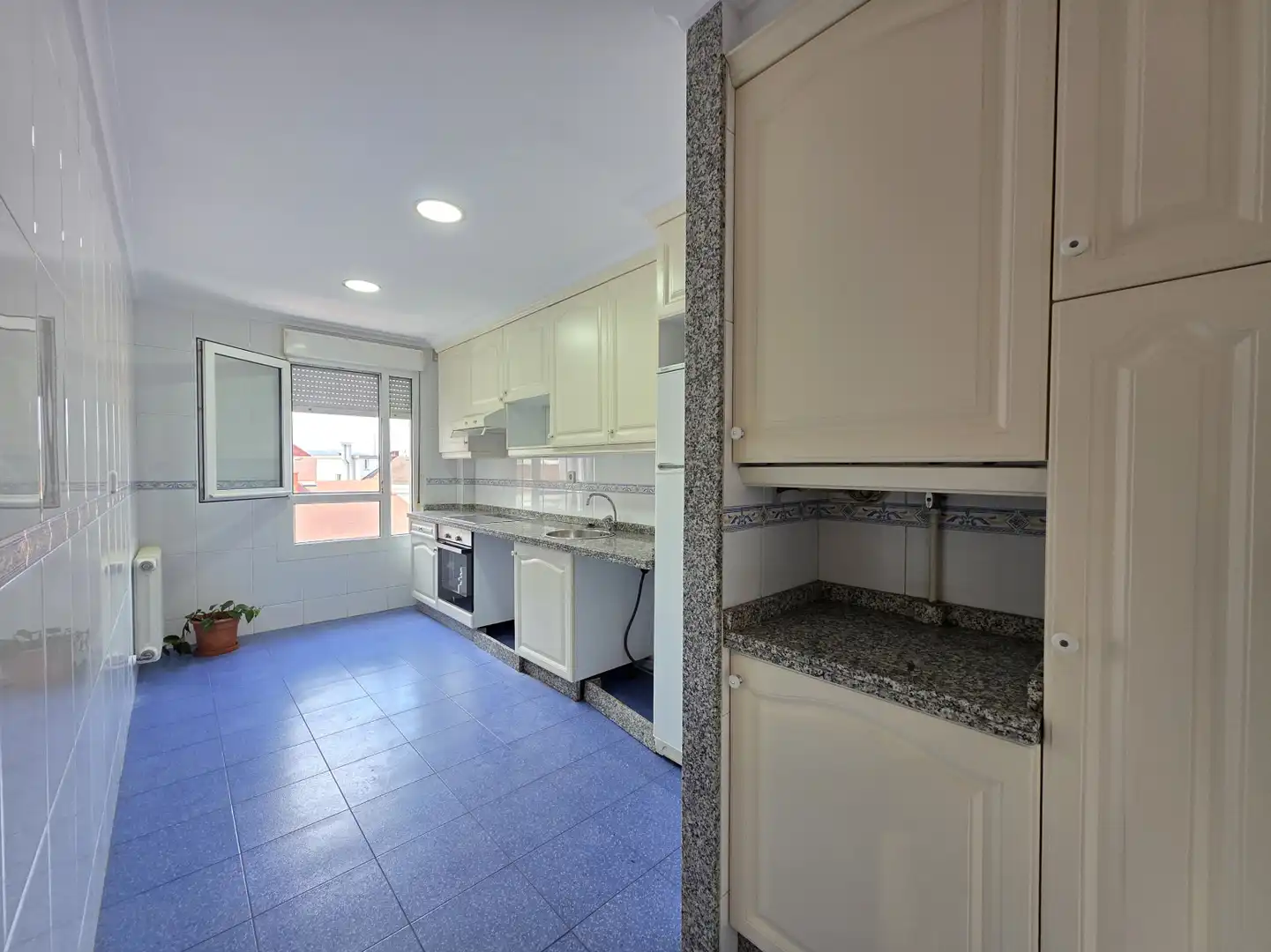 Kitchen of Flat for rent in Siero  with Heating, Parquet flooring and Storage room