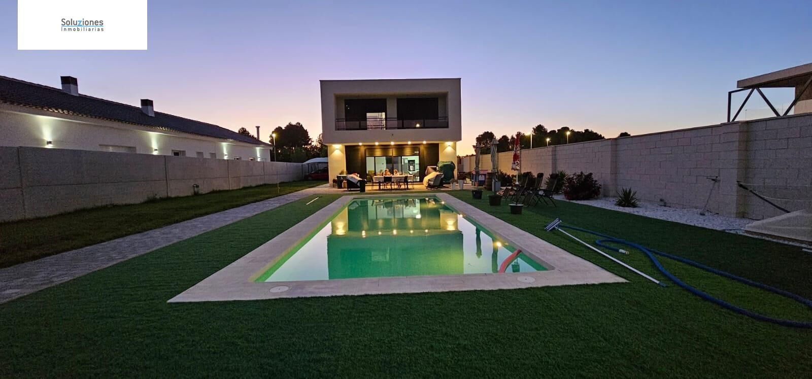 Swimming pool of Houses for sale in  Albacete Capital  with Private garden, Terrace and Swimming Pool