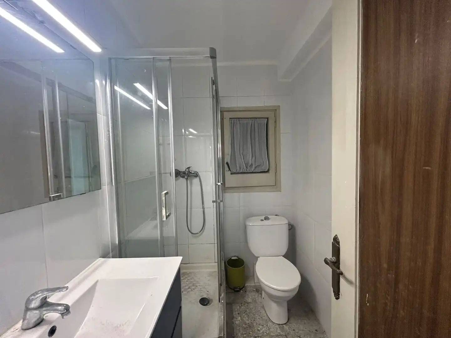 Baño de Piso en venta en Tarragona con Terraza y Balcón