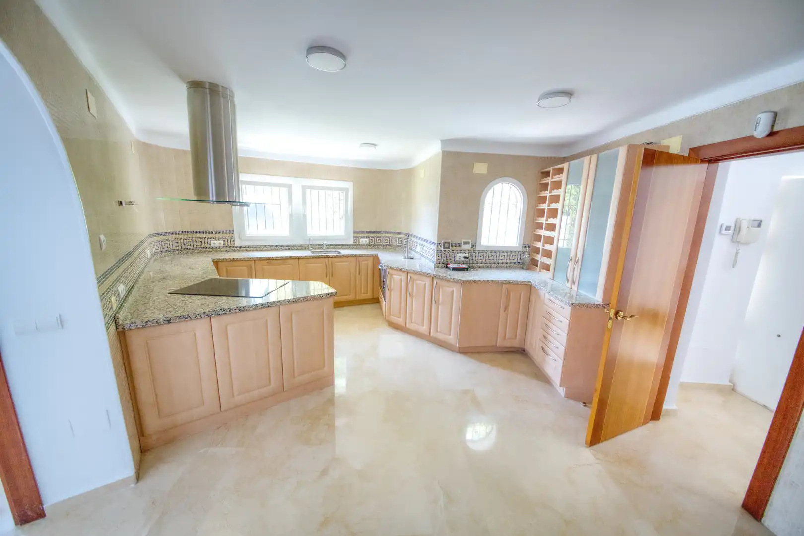 Kitchen of Houses for sale in Benalmádena  with Air Conditioner, Private garden and Parquet flooring