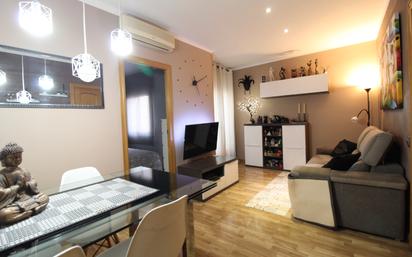 Living room of Flat for sale in  Barcelona Capital  with Air Conditioner