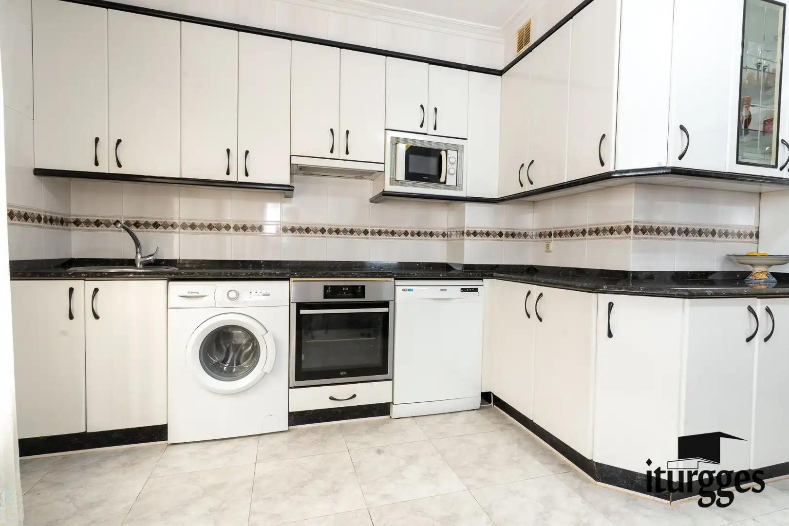 Küche von Wohnung zum Verkauf in Gernika-Lumo mit Heizung, Terrasse und Abstellraum