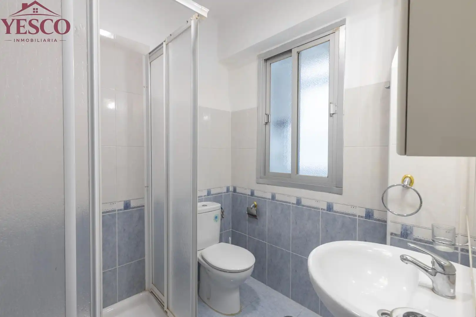 Bathroom of Flat for sale in Granada