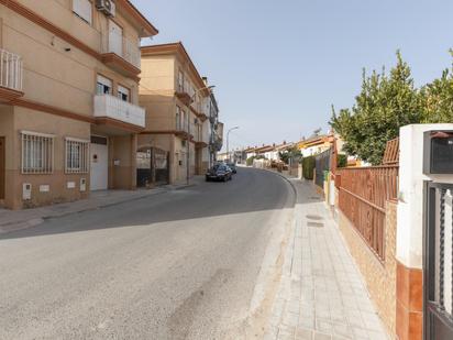 Exterior view of Single-family semi-detached for sale in Iznalloz  with Air Conditioner, Heating and Private garden