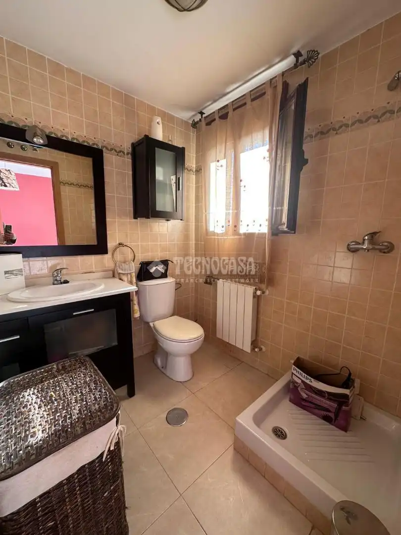 Casa adosada en venta en Villaluenga de la Sagra