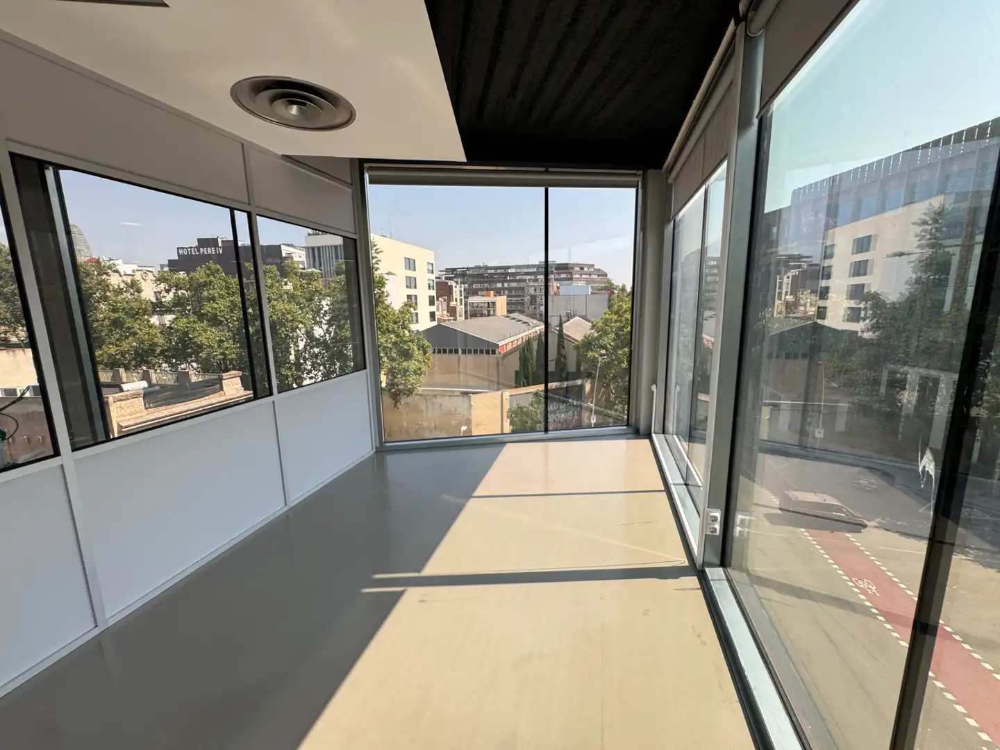 Terrassa de Oficina de lloguer en Barcelona amb Aire condicionat