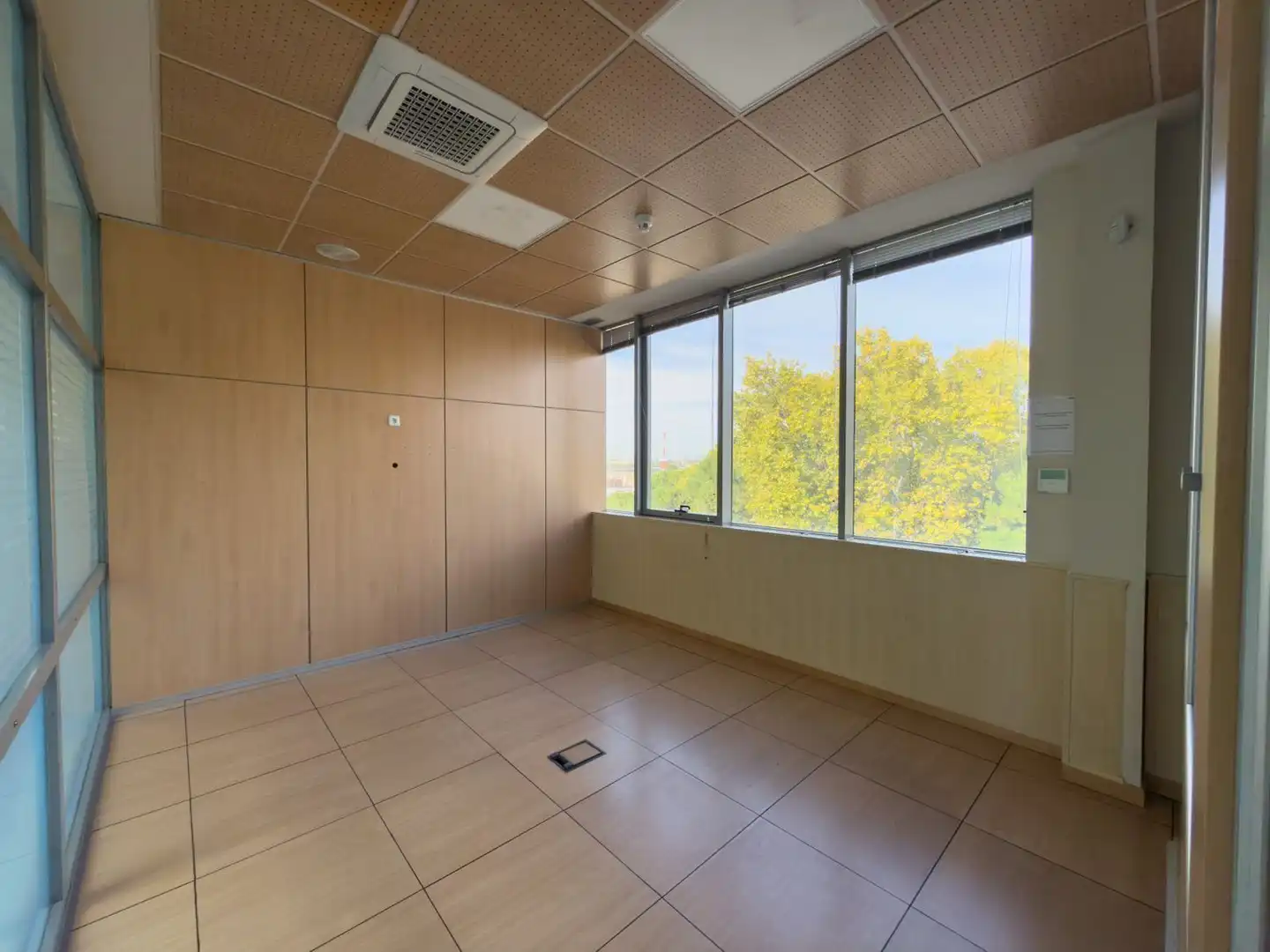 Gemischtgenutztes Gebäude zum Verkauf in Montserrat - Parque Empresarial, imagen 12