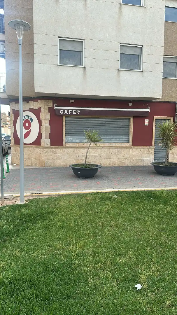 Terrasse von Geschaftsraum zur Miete in Massalavés mit Klimaanlage, Heizung und Terrasse