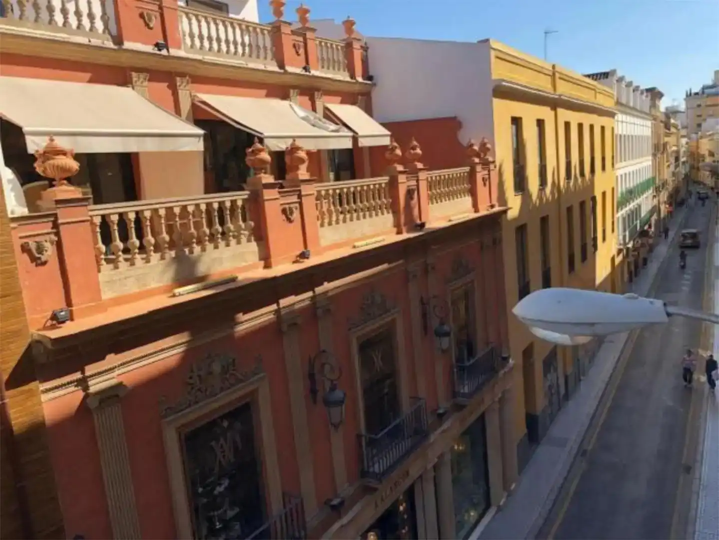 Vista exterior de Estudio de alquiler en Sevilla con Aire acondicionado y TV