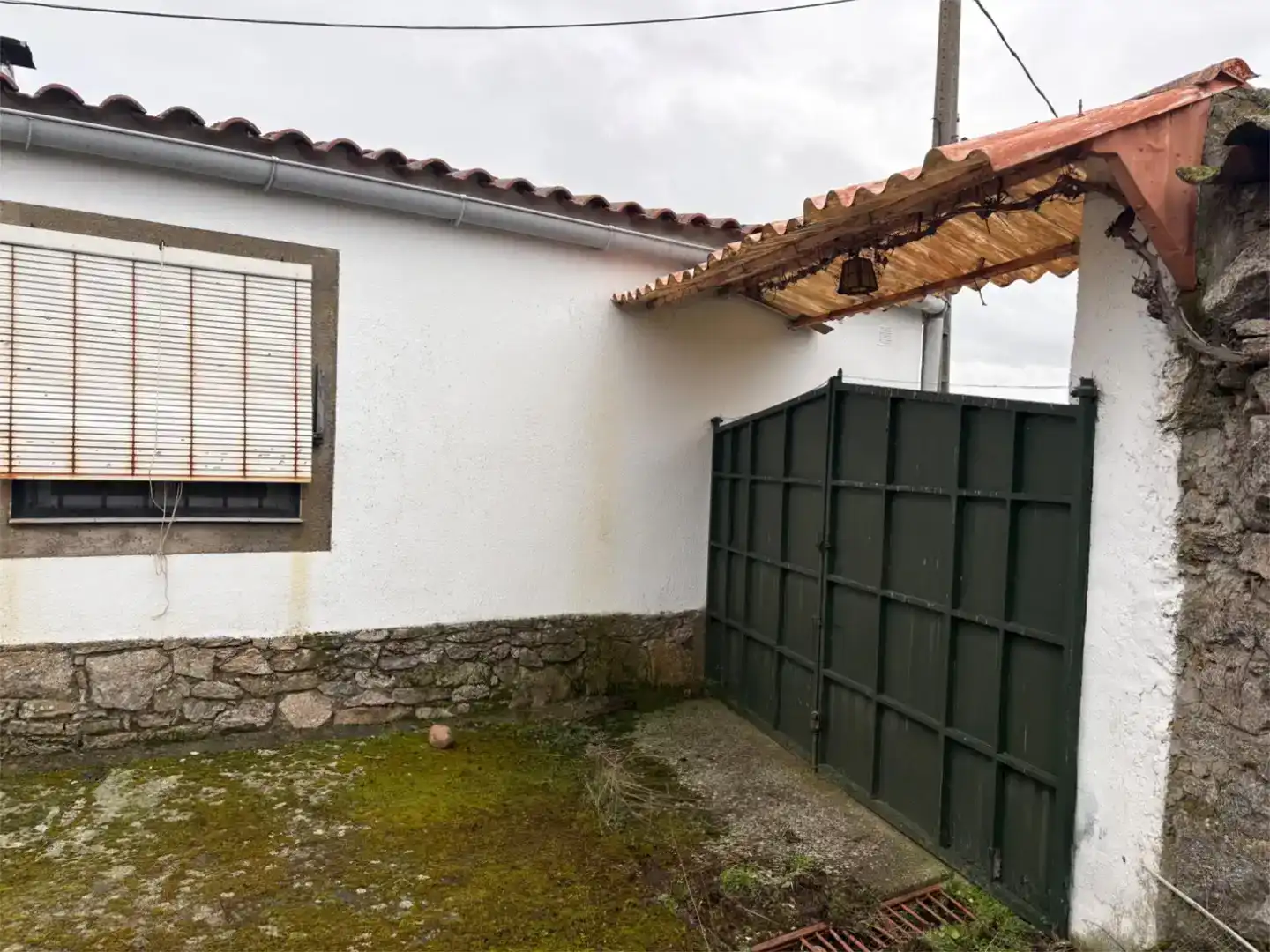 Vista exterior de Finca rústica en venda en Roelos de Sayago amb Moblat