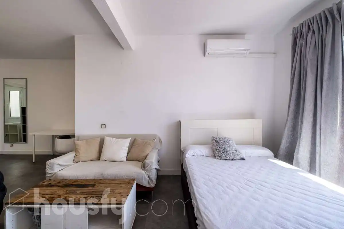 Dormitori de Àtic en venda en Barcelona amb Aire condicionat i Terrassa