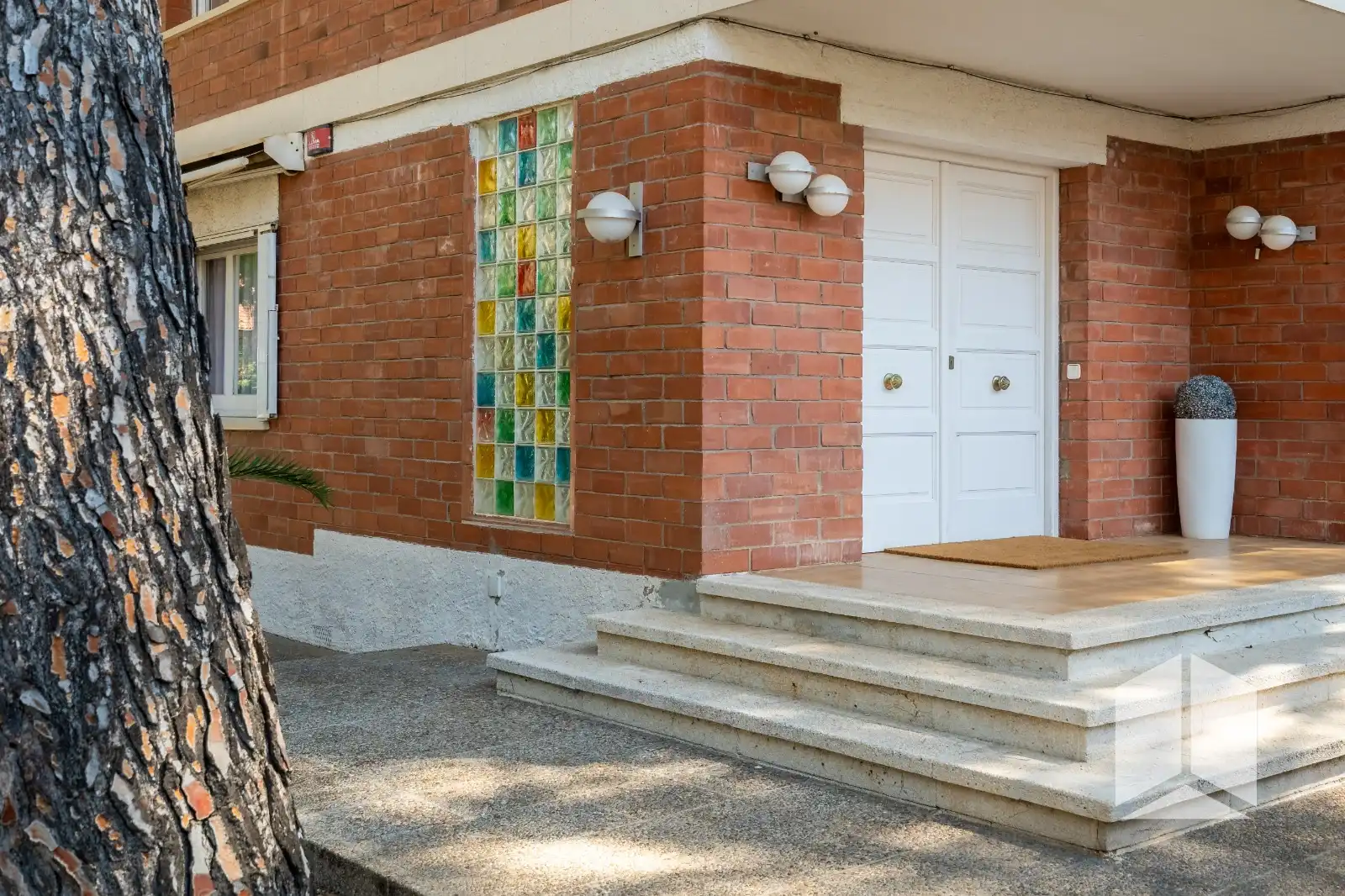 Vista exterior de Casa o xalet en venda en Castelldefels amb Terrassa, Piscina i Balcó