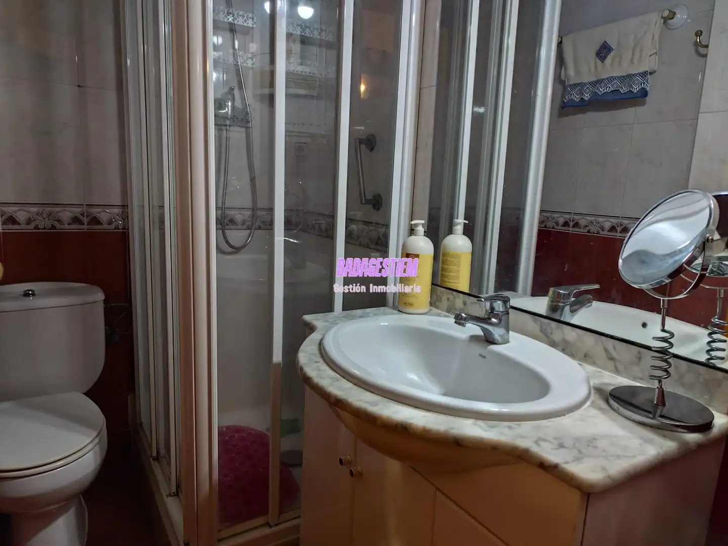 Baño de Piso en venta en Santa Coloma de Gramenet con Calefacción, Terraza y Balcón