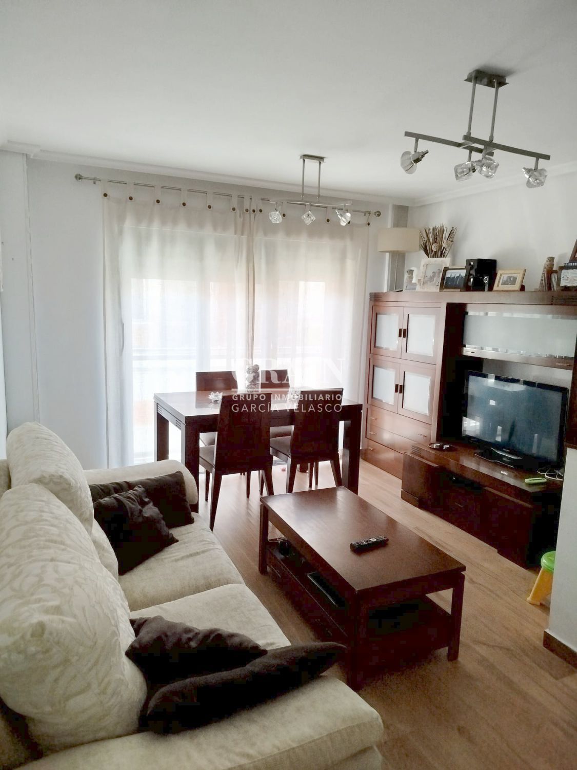 Sala d'estar de Pis en venda en  Albacete Capital amb Aire condicionat, Calefacció i Traster