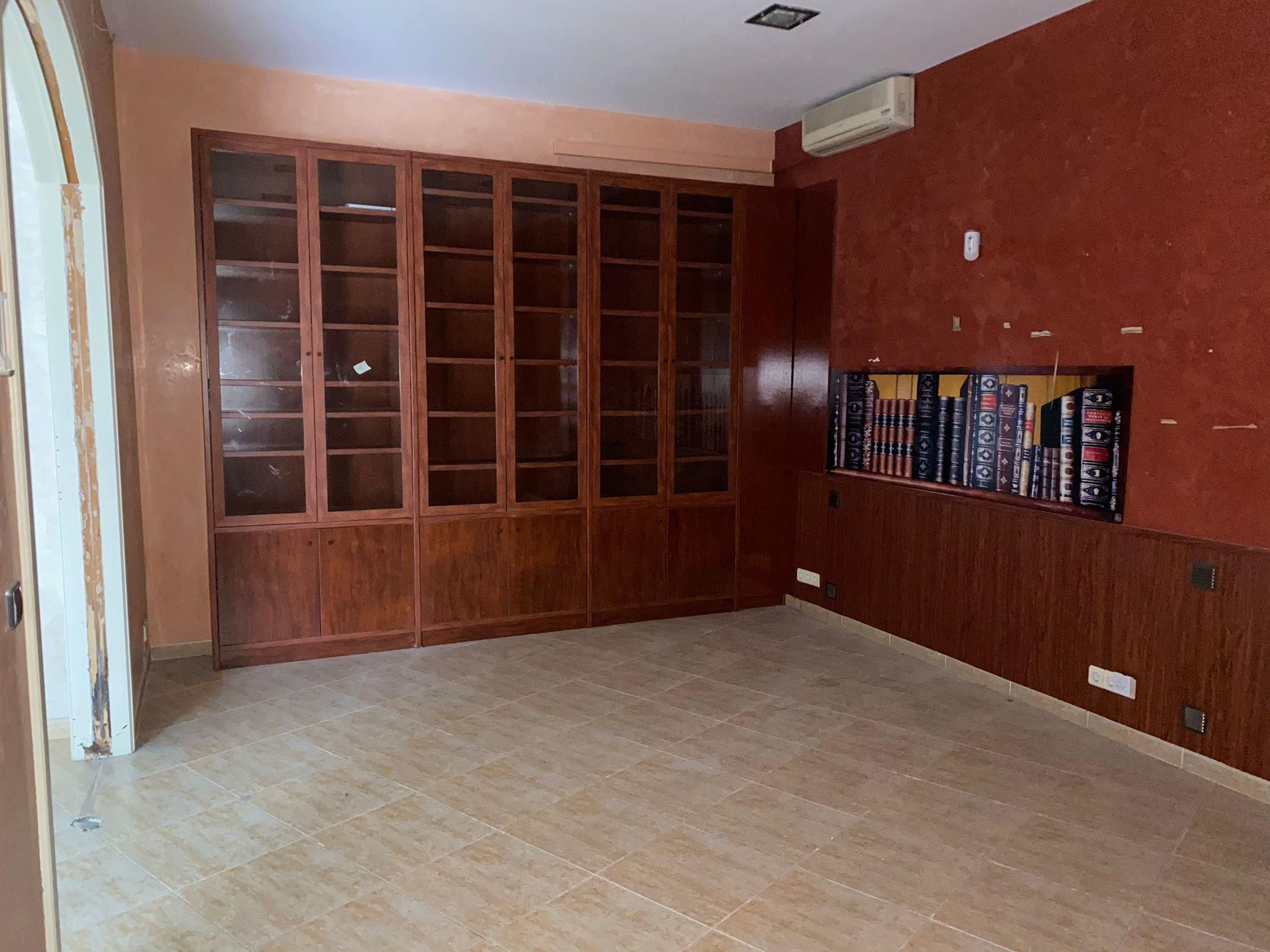 Premises for sale in Cornellà de Llobregat