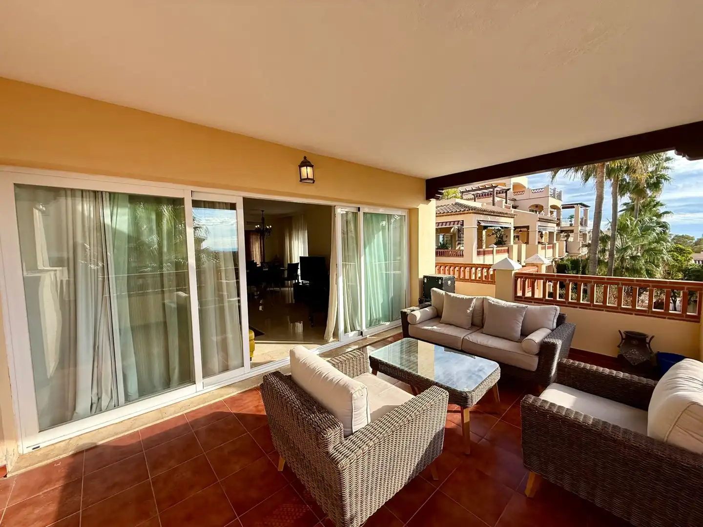 Terrassa de Apartament de lloguer en Estepona amb Aire condicionat, Terrassa i Piscina