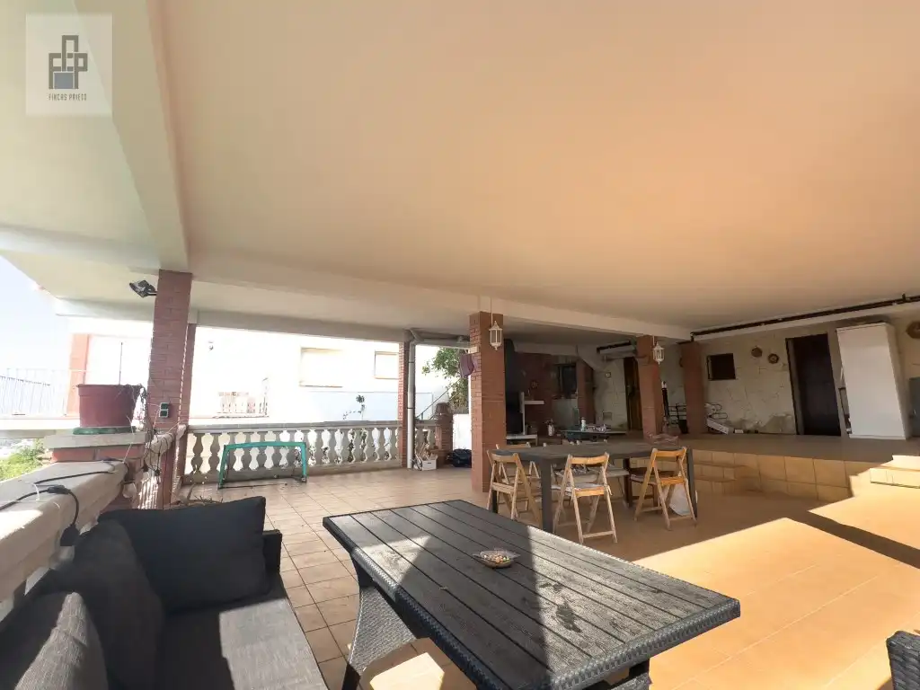 Terraza de Casa o chalet en venta en Torrelles de Llobregat