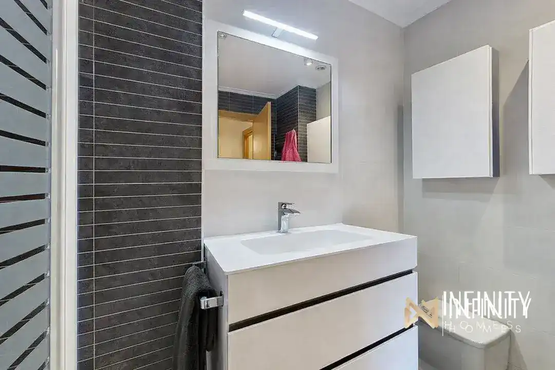 Bathroom of Attic for sale in Ortuella, Bizkaia