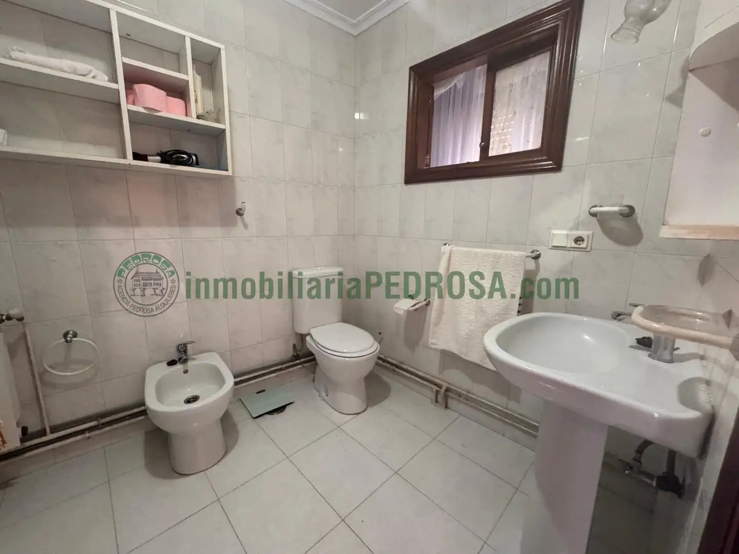 Country house zum Verkauf in Pontevedra Capital  mit Heizung, Privatgarten und Möbliert
