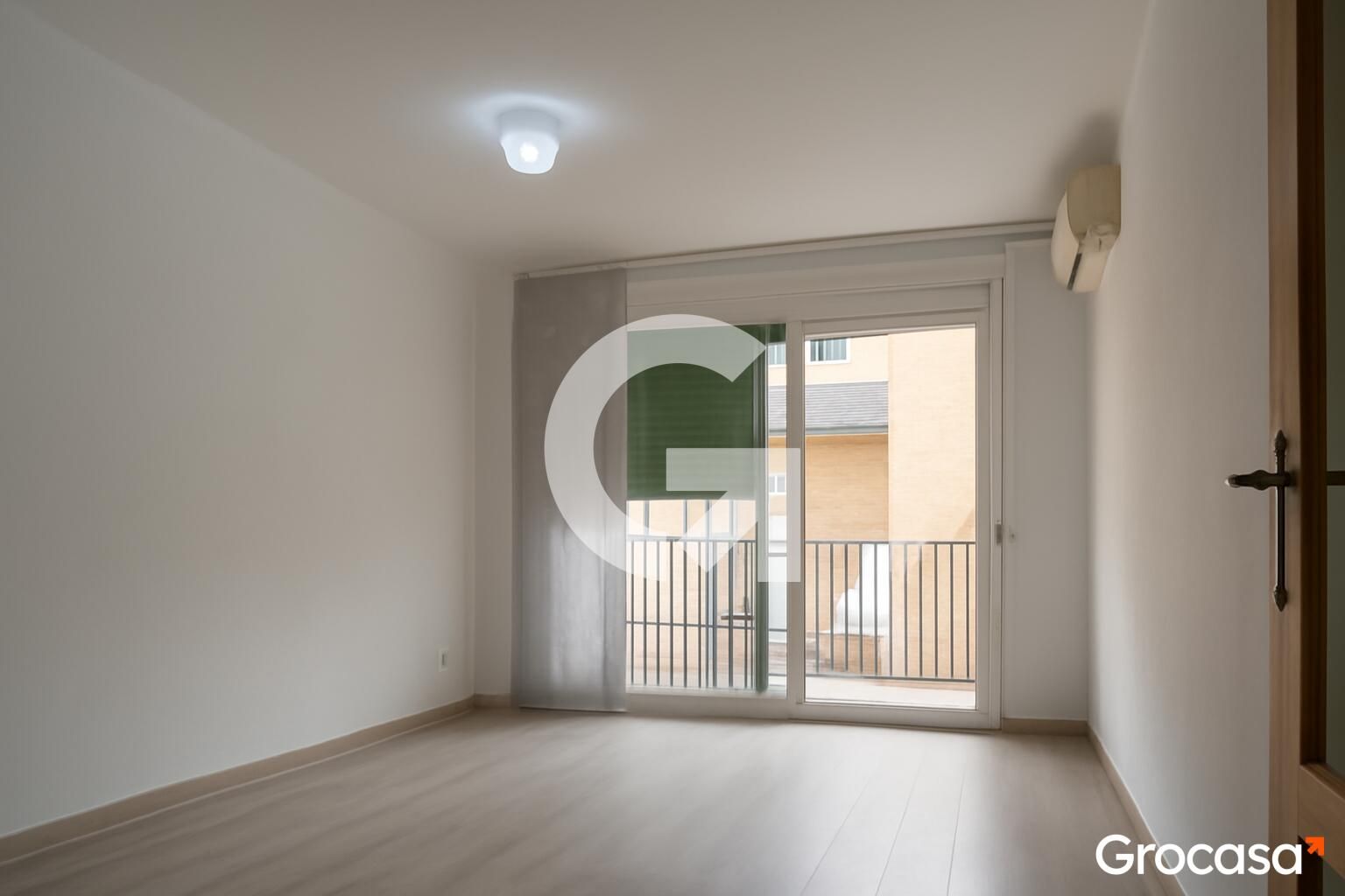 Bedroom of Flat for sale in L'Hospitalet de Llobregat  with Air Conditioner, Heating and Oven