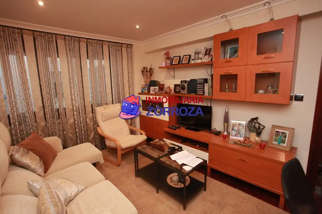 Sala de estar de Piso en venta en Bilbao  con Calefacción y Amueblado