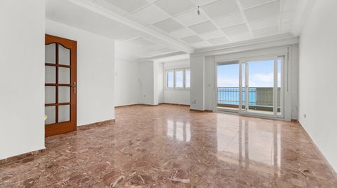 Foto 2 de Piso en venta en Paseo Marítimo Rey de España, 12, Puerto Deportivo, Fuengirola