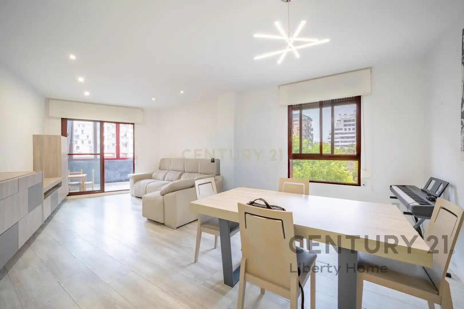 Exterior view of Apartments for rent in Valencia  with Air Conditioner, Private garden and Oven