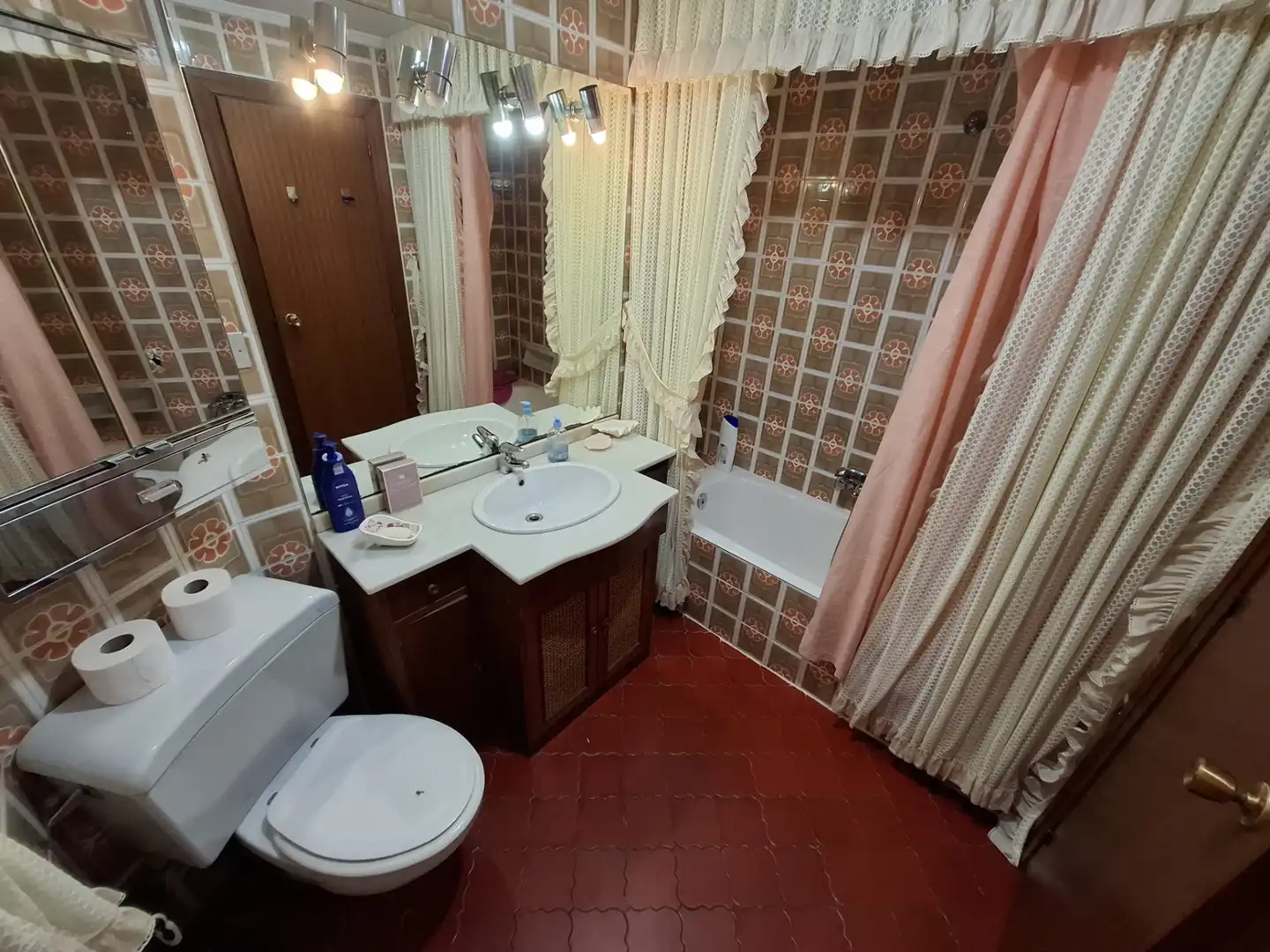 Baño de Piso en venta en  Logroño con Calefacción, Amueblado y Horno