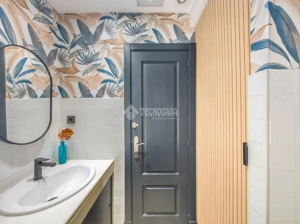 Bathroom of Flat for rent in Madrid  with Air Conditioner and Balcony