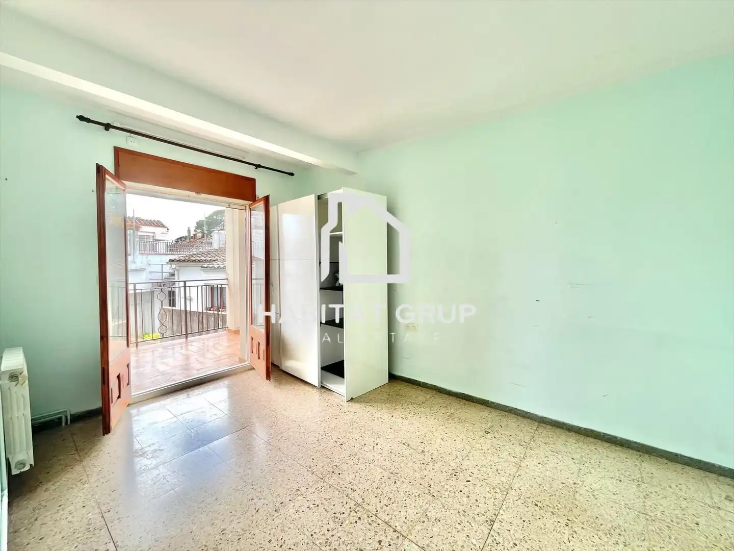 Vista exterior de Casa adosada en venta en Banyoles con Aire acondicionado, Calefacción y Jardín privado
