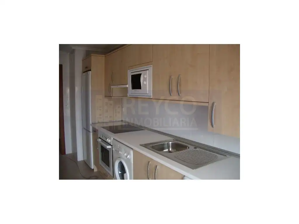 Cuina de Apartament en venda en Cirueña amb Piscina i Balcó
