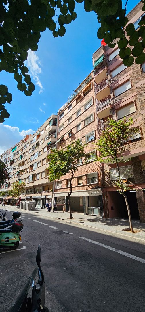Exterior view of Flat for sale in  Barcelona Capital  with Heating, Parquet flooring and Furnished