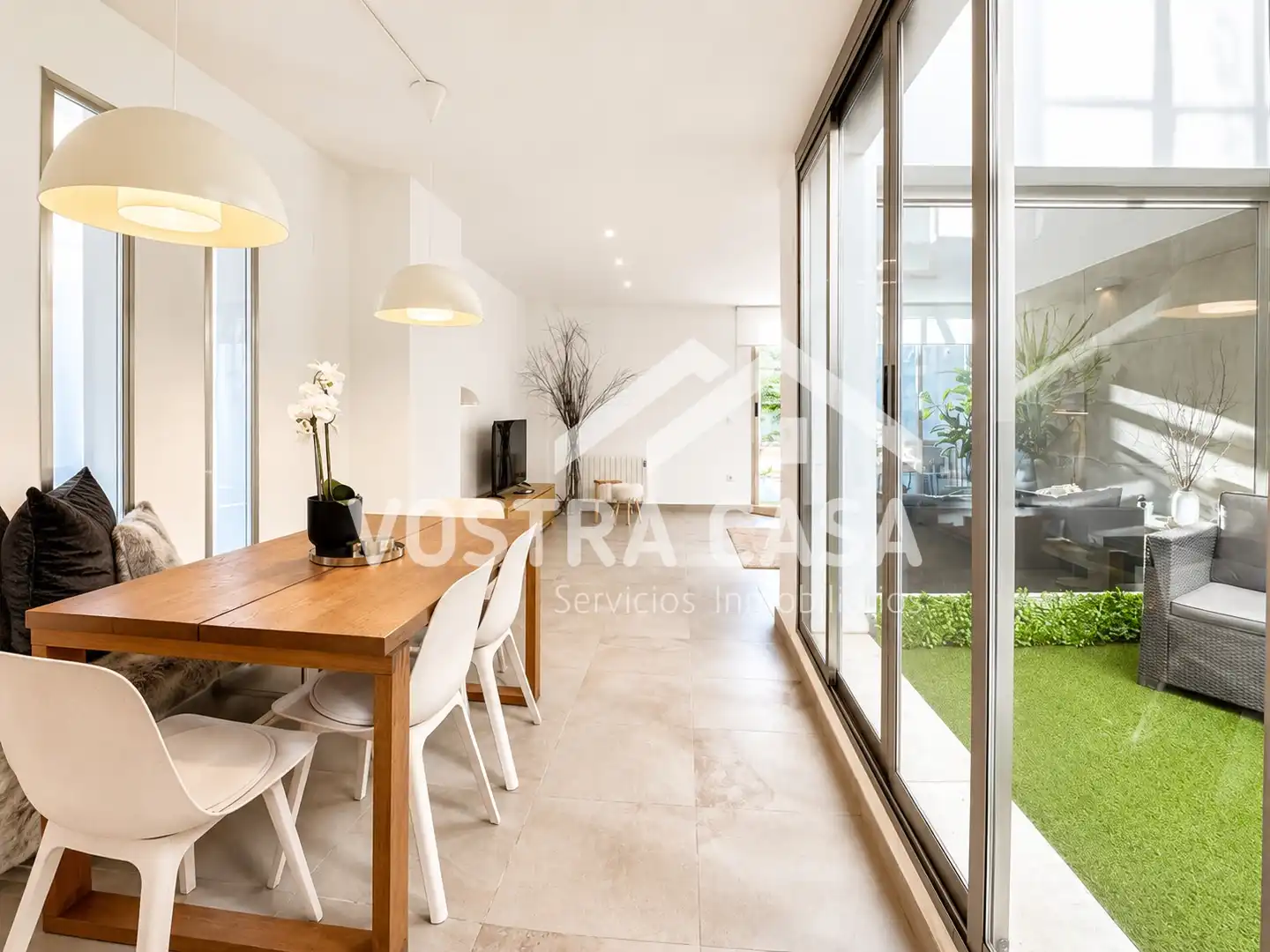 Sala d'estar de Casa o xalet de lloguer en Chiva amb Aire condicionat i Piscina