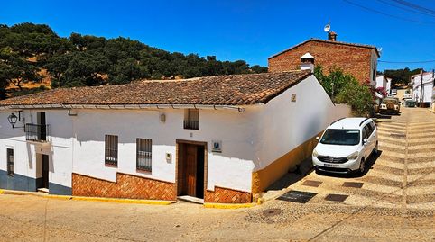 Casa de pueblo con corral y mucho encanto